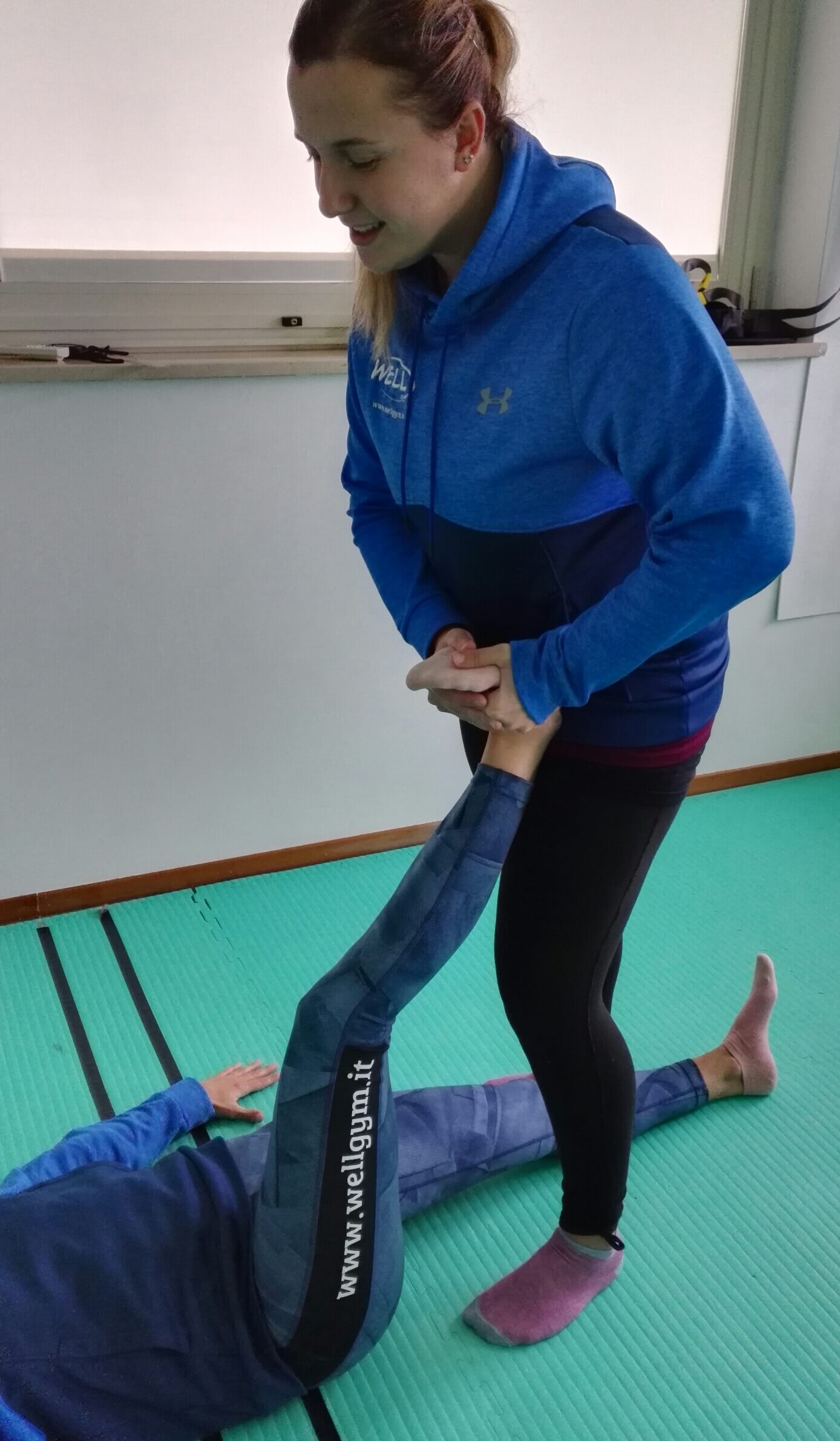 Stretching assistito per il riallineamento posturale del ginocchio